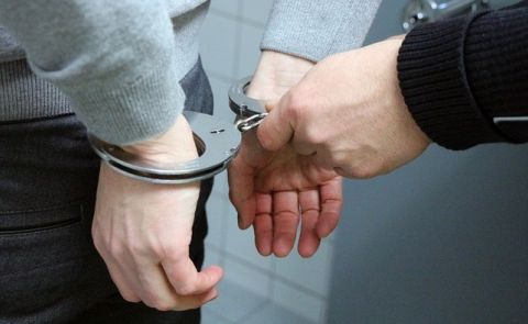 Police Officers Detain Criminal Authority in Dagestan