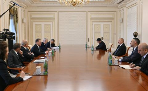 Ilham Aliyev Receives Italy's Foreign Deputy Minister in Baku