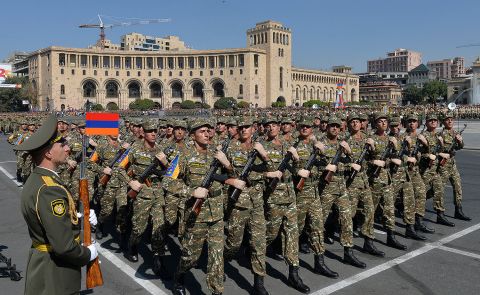 Armenia Considers Granting Women Right to Voluntary Military Service