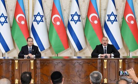 Der israelische Präsident besucht Aserbaidschan