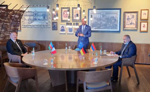 Paschinjan und Alijew führen EU-vermittelte Gespräche in Moldau