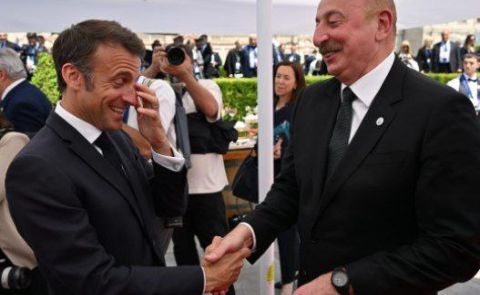 Wegen Macrons angebliche Äußerungen zu Bergkarabach: Französische Botschafterin in Baku ins Außenministerium einbestellt