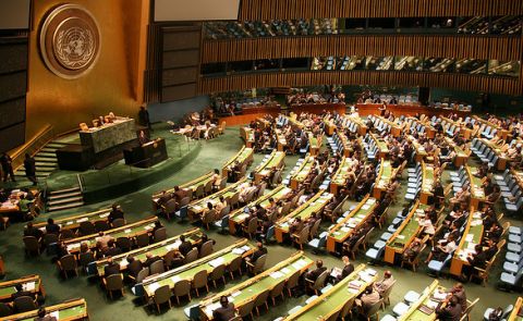 Was geschah bei der Sitzung des UN-Sicherheitsrats zur humanitären Krise in Bergkarabach?