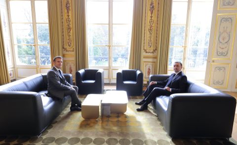 Garibashvili and Macron discuss Georgia's EU Candidate Status in Paris