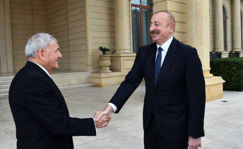 Aserbaidschanische und irakische Staatsoberhäupter erörtern in Baku bilaterale Beziehungen und regionale Fragen