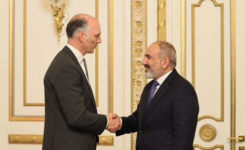 Der britische Staatsminister für Europa beginnt seine Südkaukasus-Reise in Armenien