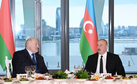 Lukaschenko und Alijew unterzeichnen wichtige Abkommen zur Förderung der aserbaidschanisch-weißrussischen Zusammenarbeit