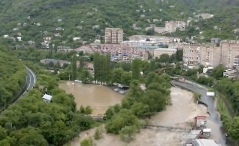 Pashinyan Leads Emergency Response to Lori and Tavush Flood Crisis