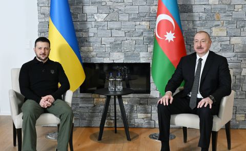 Zelenskyy and Aliyev Condemn Russian Airstrikes on Azerbaijani Facilities in Ukraine