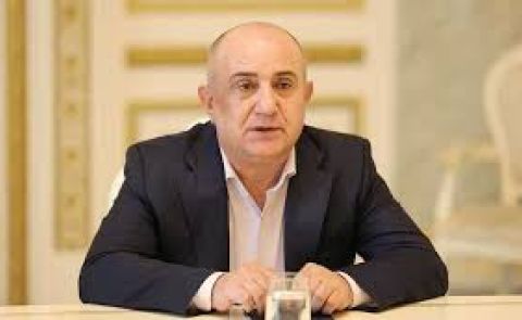 Samvel Babayan warnt vor Kriegsrisiken und kritisiert Regierungspolitik