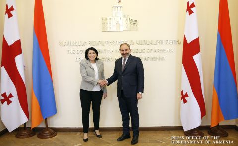 Salome Surabischwilis erster Besuch in Armenien