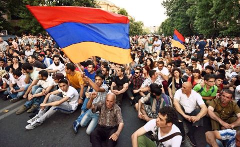 Expertengespräch über armenische Revolution im ZOIS-Podcast