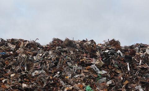 Der EU-Botschafter in Georgien setzt sich für die Abfallbekämpfung ein