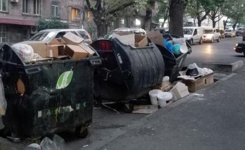 Yerevan officials in conflict with garbage disposal monopolist
