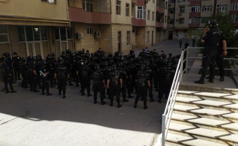 Clash between police and civilians during lockdown in Azerbaijan
