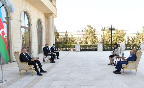 Alijew empfängt den griechischen Botschafter: “Wir unterstützen die Türkei” 