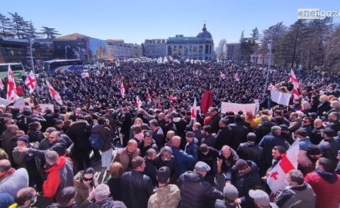 Massenprotest in Tiflis gegen den Bau des Wasserkraftwerks Namakhvani 