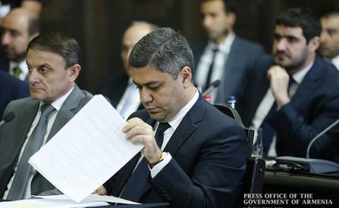 Armenian opposition leader resigns from Parliament