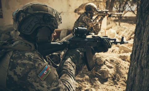 Azerbaijani Special Forces Exercise Continues along Border with Iran