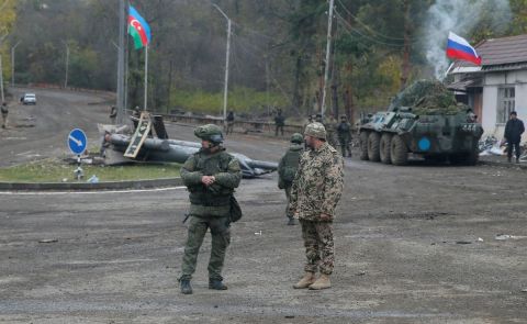 Russische Friedenstruppen in Bergkarabach: "Eine Mini-Zollstelle wird in Latschin eröffnet werden"