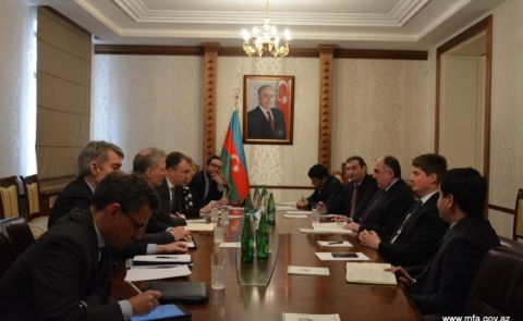 Der aserbaidschanische Außenminister fordert Dialog zwischen armenischen und aserbaidschanischen Gemeinden in Bergkarabach