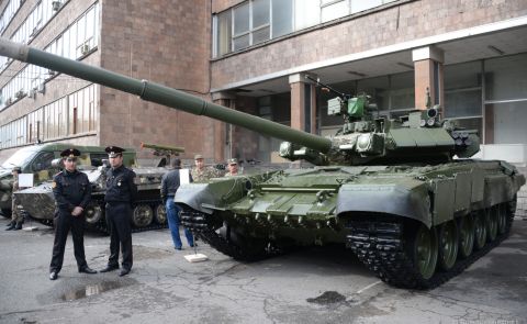 Internationale Rüstungsmesse in Jerewan