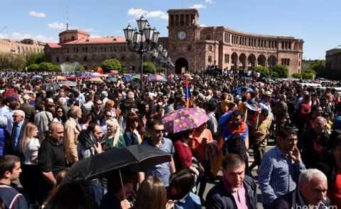 Armenier zwingen Sersch Sargsjan zum Rücktritt