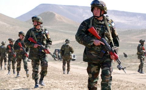 Überlegt Aserbaidschan den Beitritt in die russische Militärallianz?